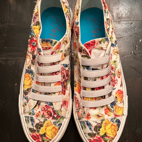 Blowfish no tie sneakers - Picture 3 of 4